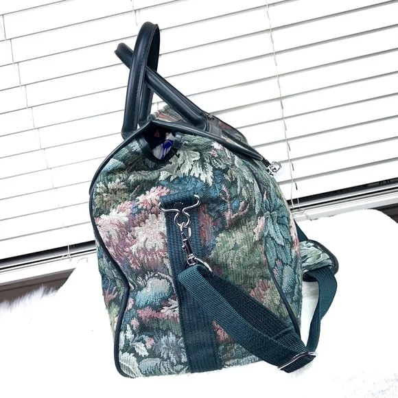 🚫SOLD! VINTAGE NWOT |•ATLANTIC•| Carry On Luggage Tapestry Floral Travel Bag - Picture 3 of 16